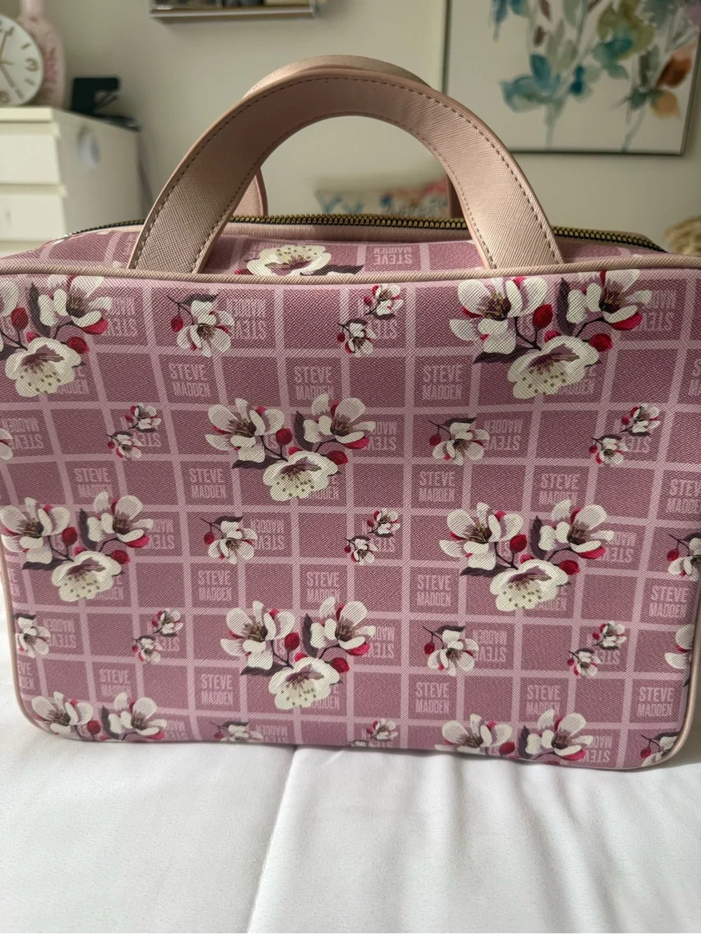 Steve Madden Pink Floral train Cosmetic Case  Make up organizer